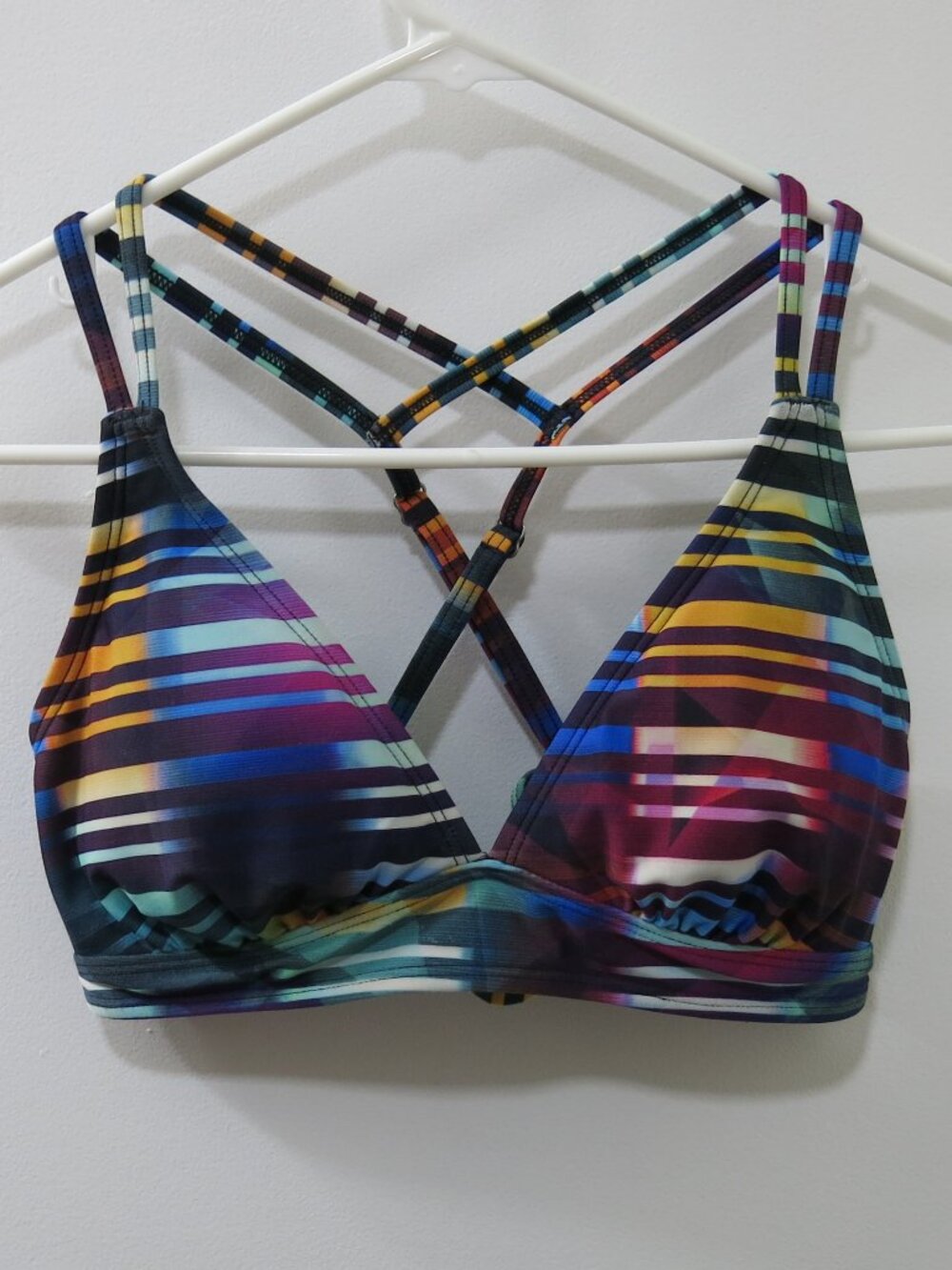 Athleta Geometric Pattern Strappy Beach Wear Triangle Bikini Swim Top Size Small